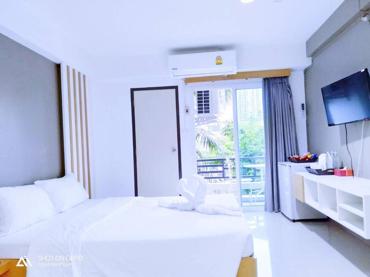 Beerapan Hotel Bangkok Exterior photo