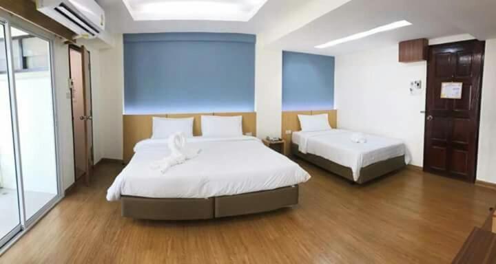 Beerapan Hotel Bangkok Exterior photo