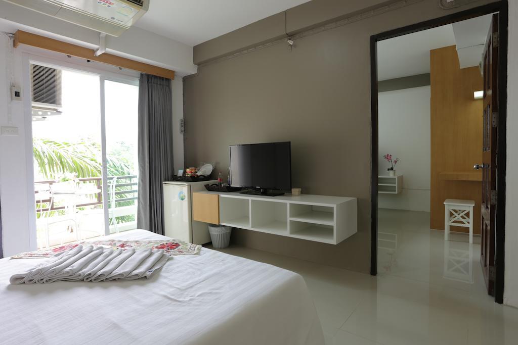 Beerapan Hotel Bangkok Room photo