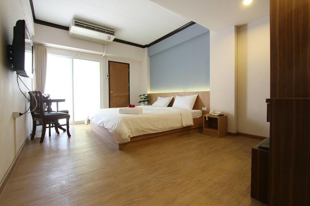 Beerapan Hotel Bangkok Room photo