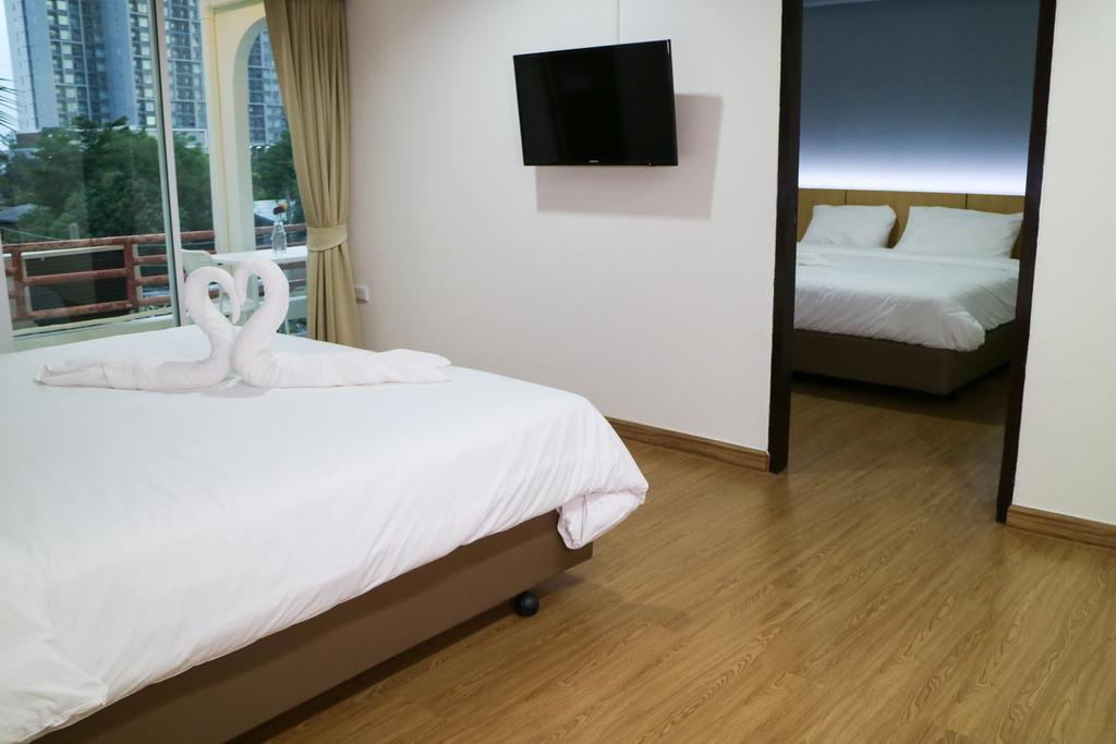 Beerapan Hotel Bangkok Exterior photo