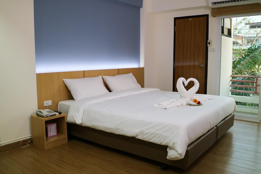 Beerapan Hotel Bangkok Exterior photo