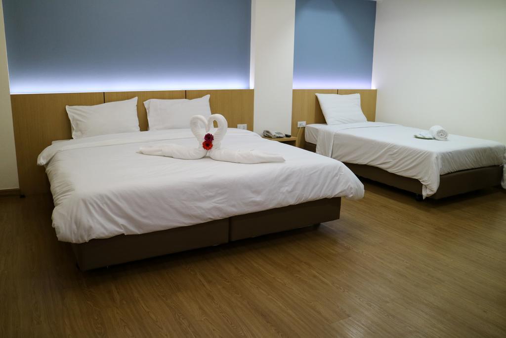Beerapan Hotel Bangkok Exterior photo