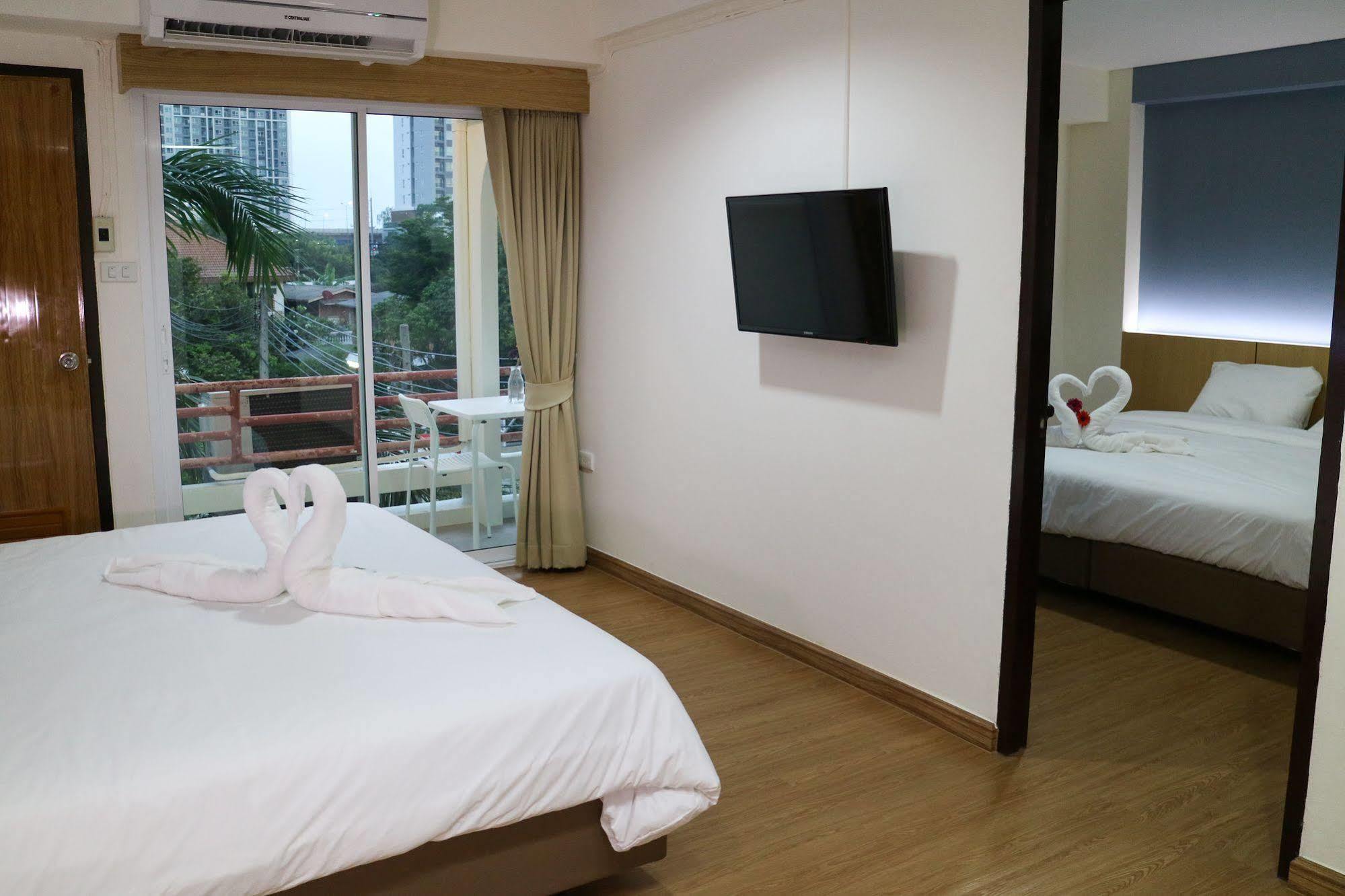 Beerapan Hotel Bangkok Exterior photo