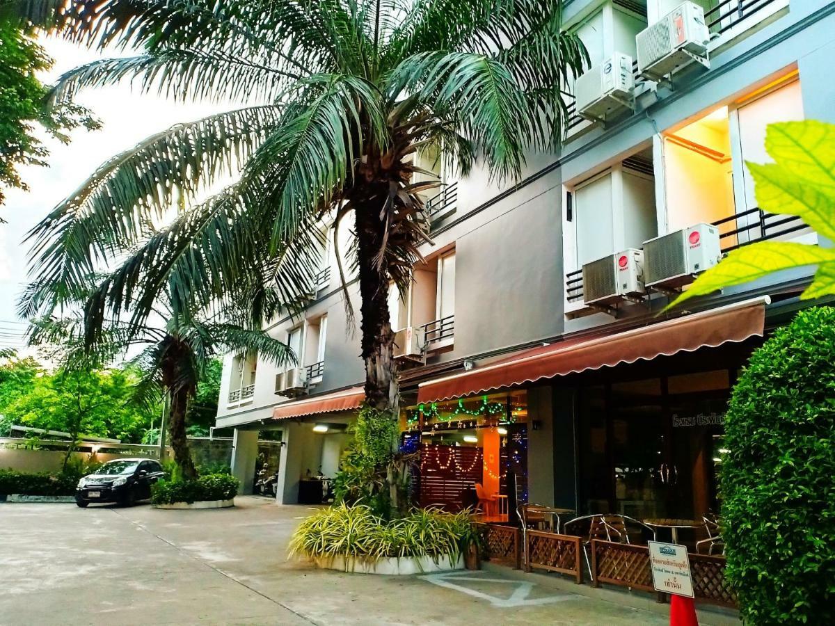 Beerapan Hotel Bangkok Exterior photo